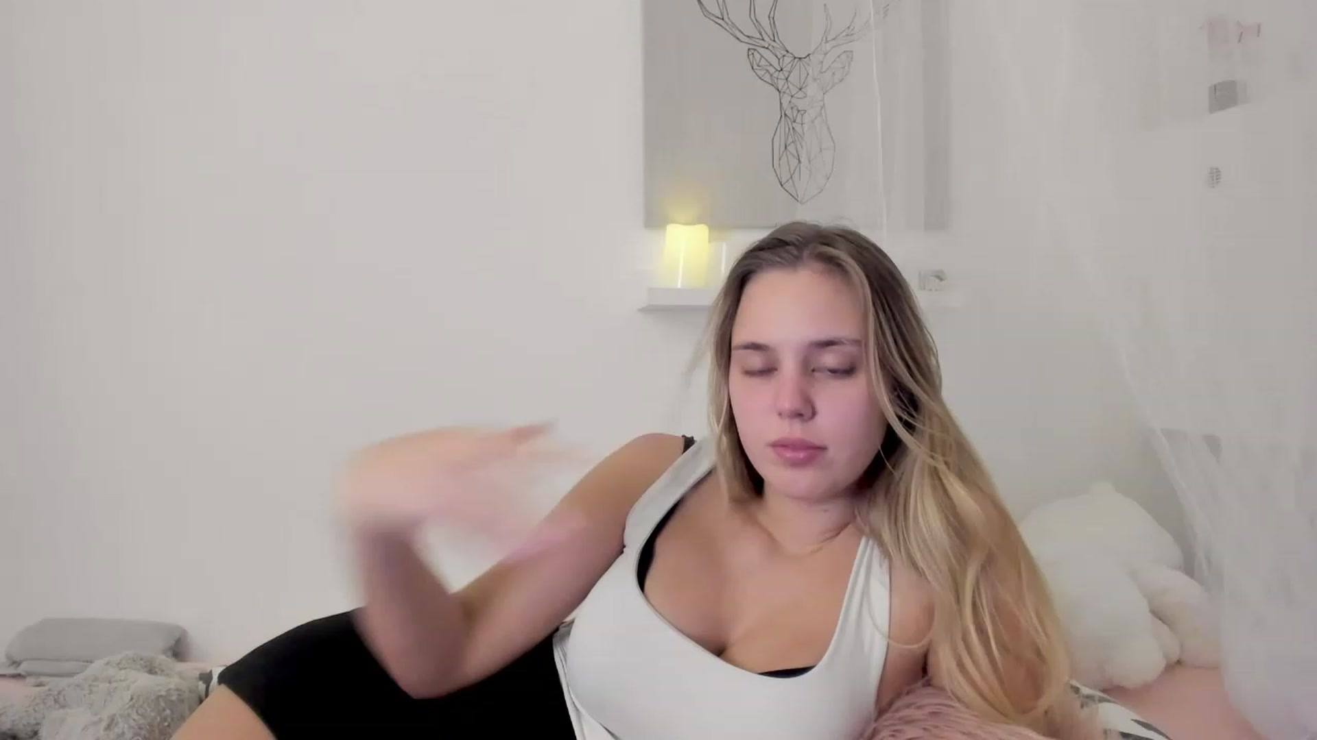 Gallery image thumbnail from Alena_Croft18's myfreecams stream on, 11/29/2022, 16:11 image 19 of 20