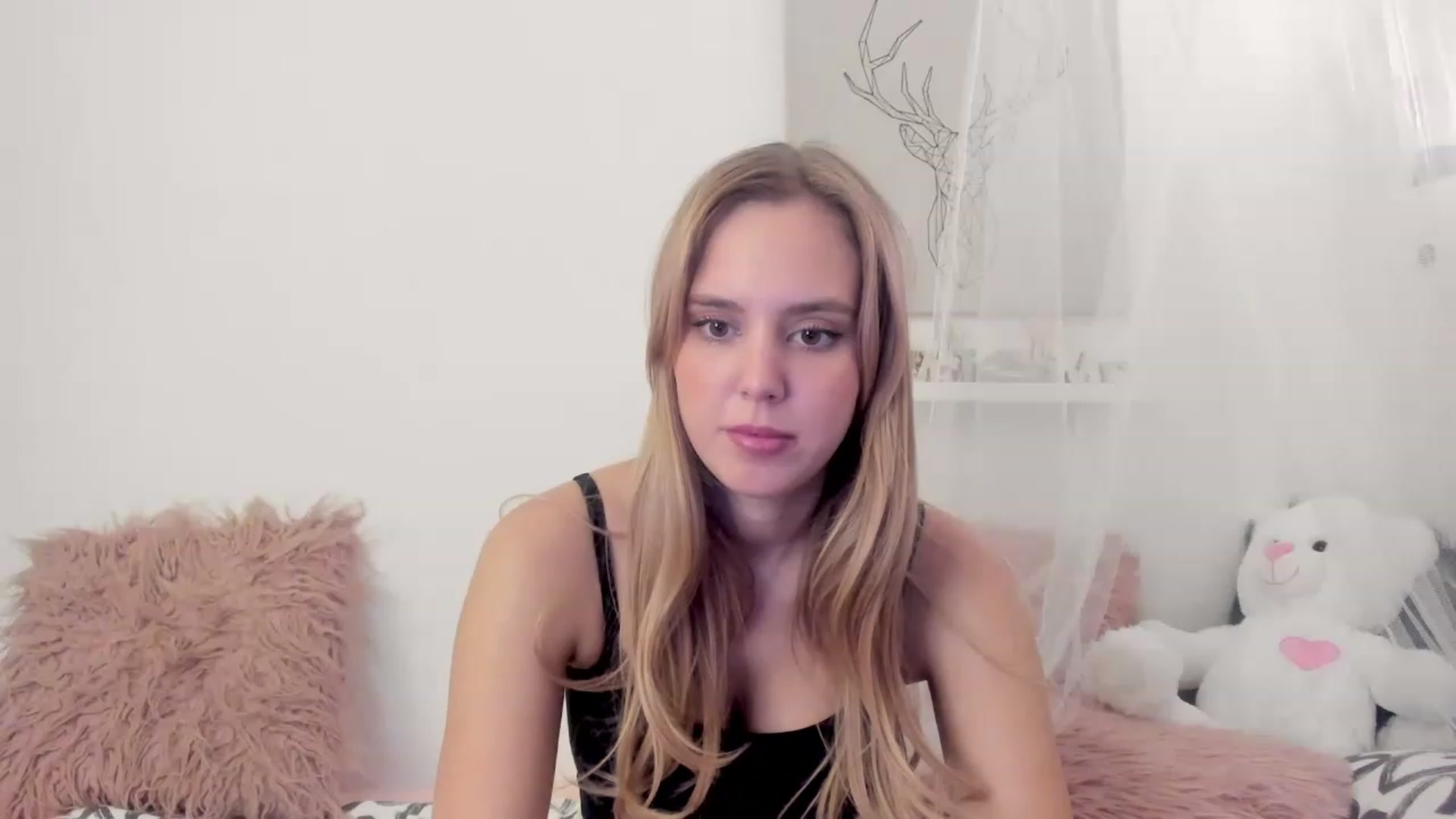 Gallery image thumbnail from Alena_Croft18's myfreecams stream on, 12/06/2022, 10:06 image 18 of 20