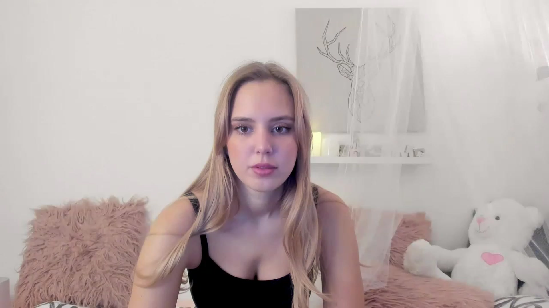 Gallery image thumbnail from Alena_Croft18's myfreecams stream on, 12/06/2022, 10:06 image 2 of 20