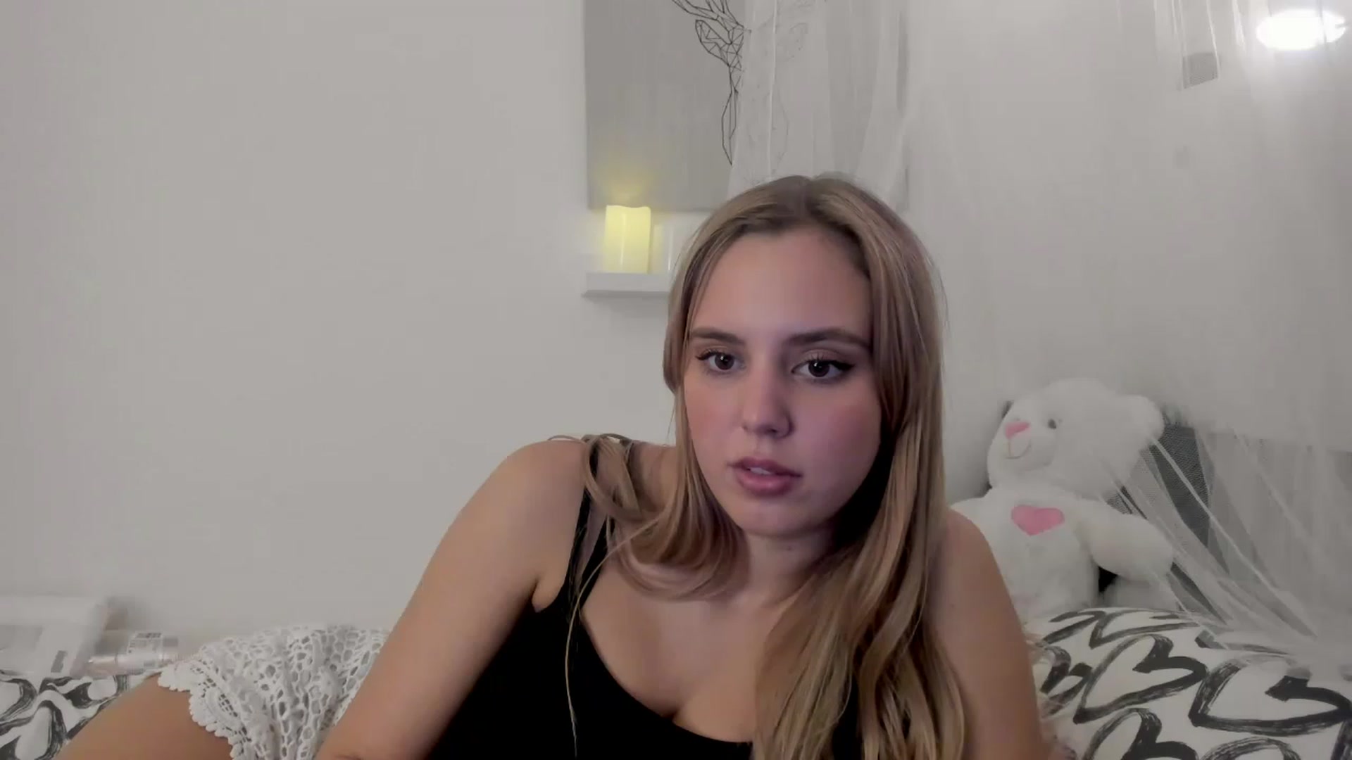 Gallery image thumbnail from Alena_Croft18's myfreecams stream on, 12/06/2022, 11:04 image 5 of 20