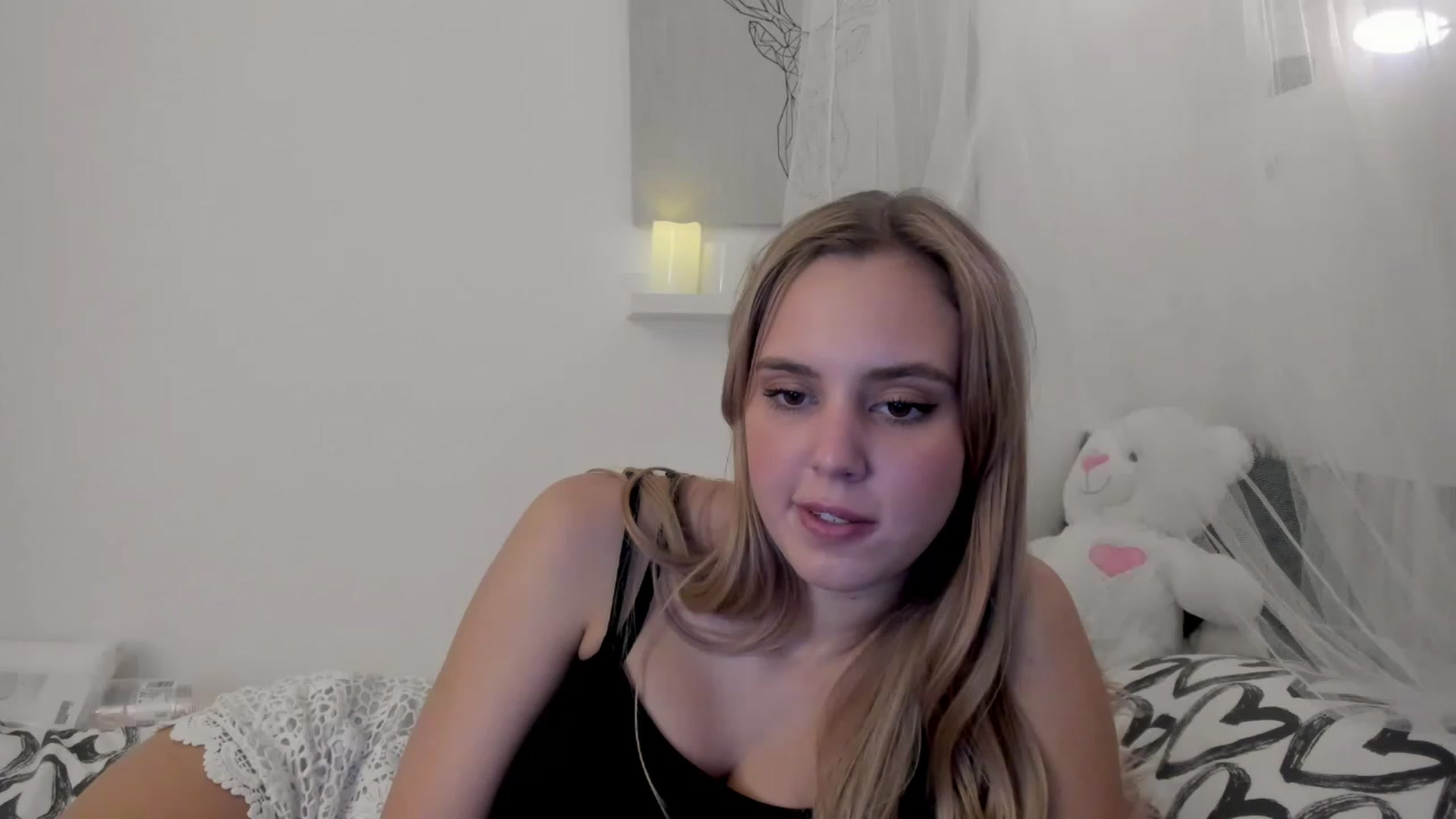 Gallery image thumbnail from Alena_Croft18's myfreecams stream on, 12/06/2022, 11:04 image 6 of 20