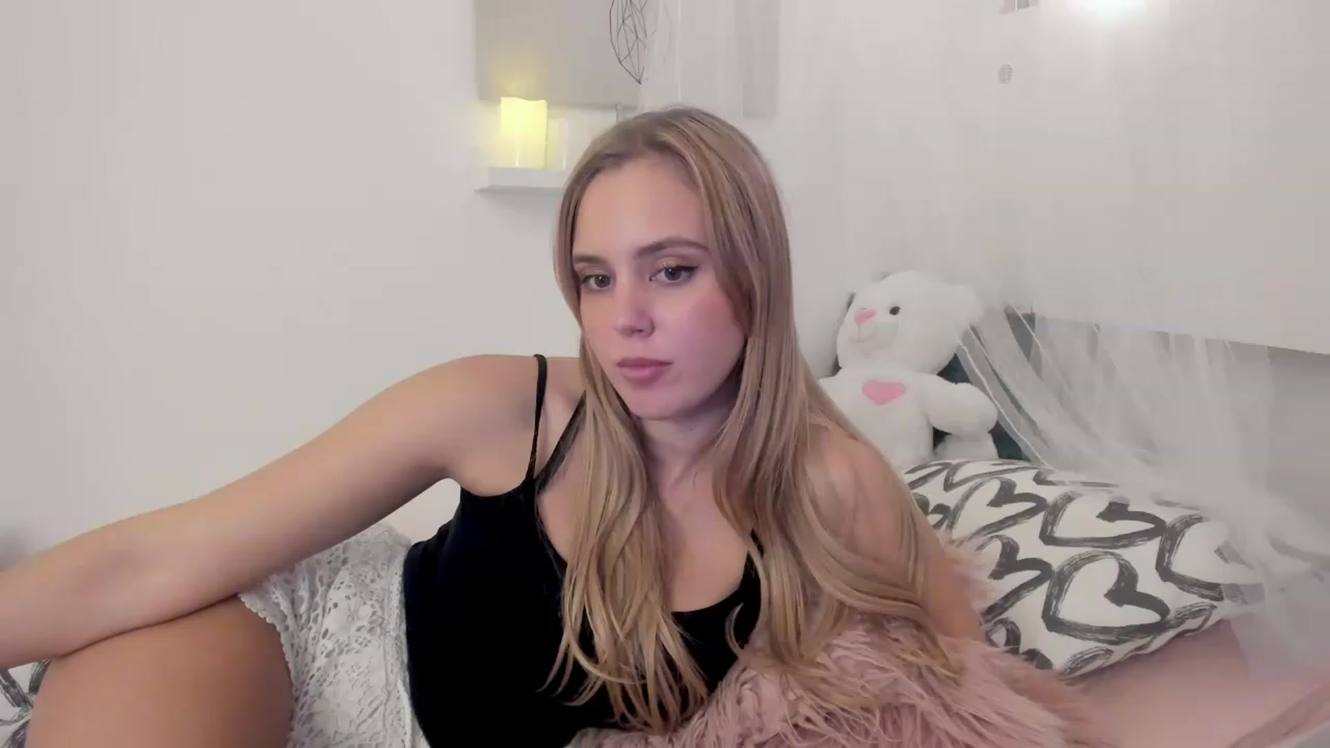 Gallery image thumbnail from Alena_Croft18's myfreecams stream on, 12/06/2022, 12:50 image 8 of 20