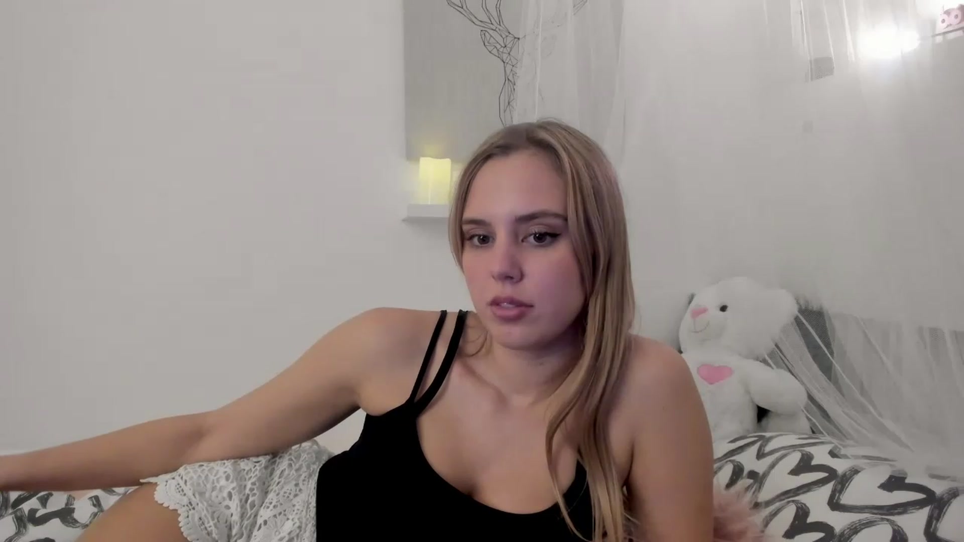 Gallery image thumbnail from Alena_Croft18's myfreecams stream on, 12/06/2022, 12:50 image 11 of 20