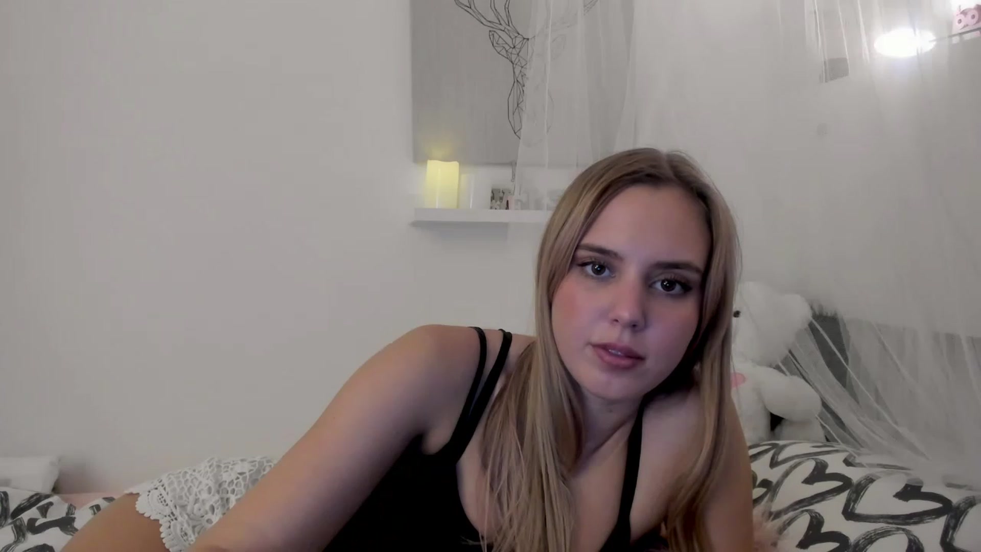 Gallery image thumbnail from Alena_Croft18's myfreecams stream on, 12/06/2022, 12:50 image 14 of 20