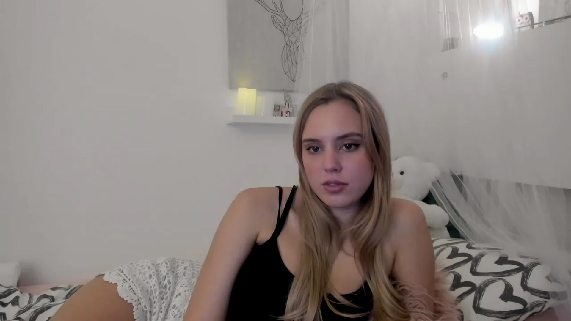 Gallery image thumbnail from Alena_Croft18's myfreecams stream on, 12/06/2022, 12:50 image 1 of 20