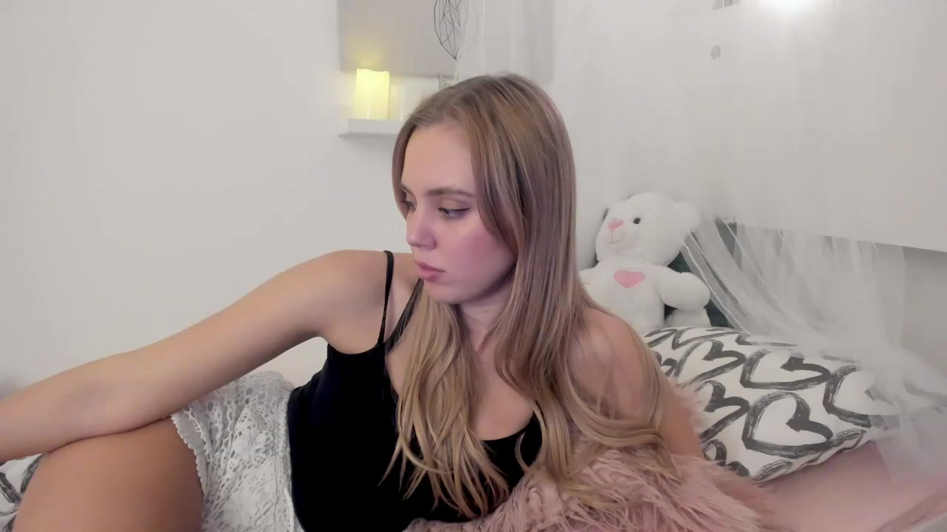 Gallery image thumbnail from Alena_Croft18's myfreecams stream on, 12/06/2022, 12:50 image 9 of 20