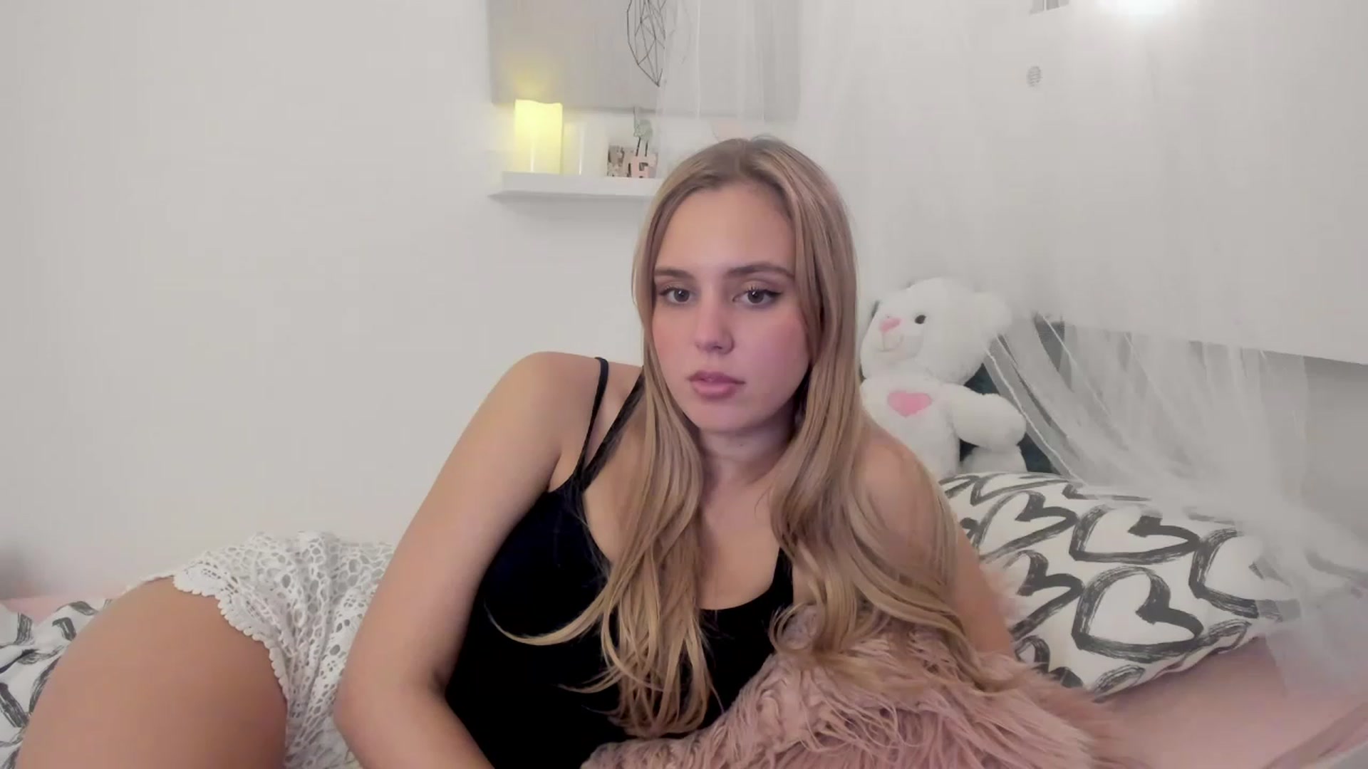 Gallery image thumbnail from Alena_Croft18's myfreecams stream on, 12/06/2022, 12:50 image 7 of 20