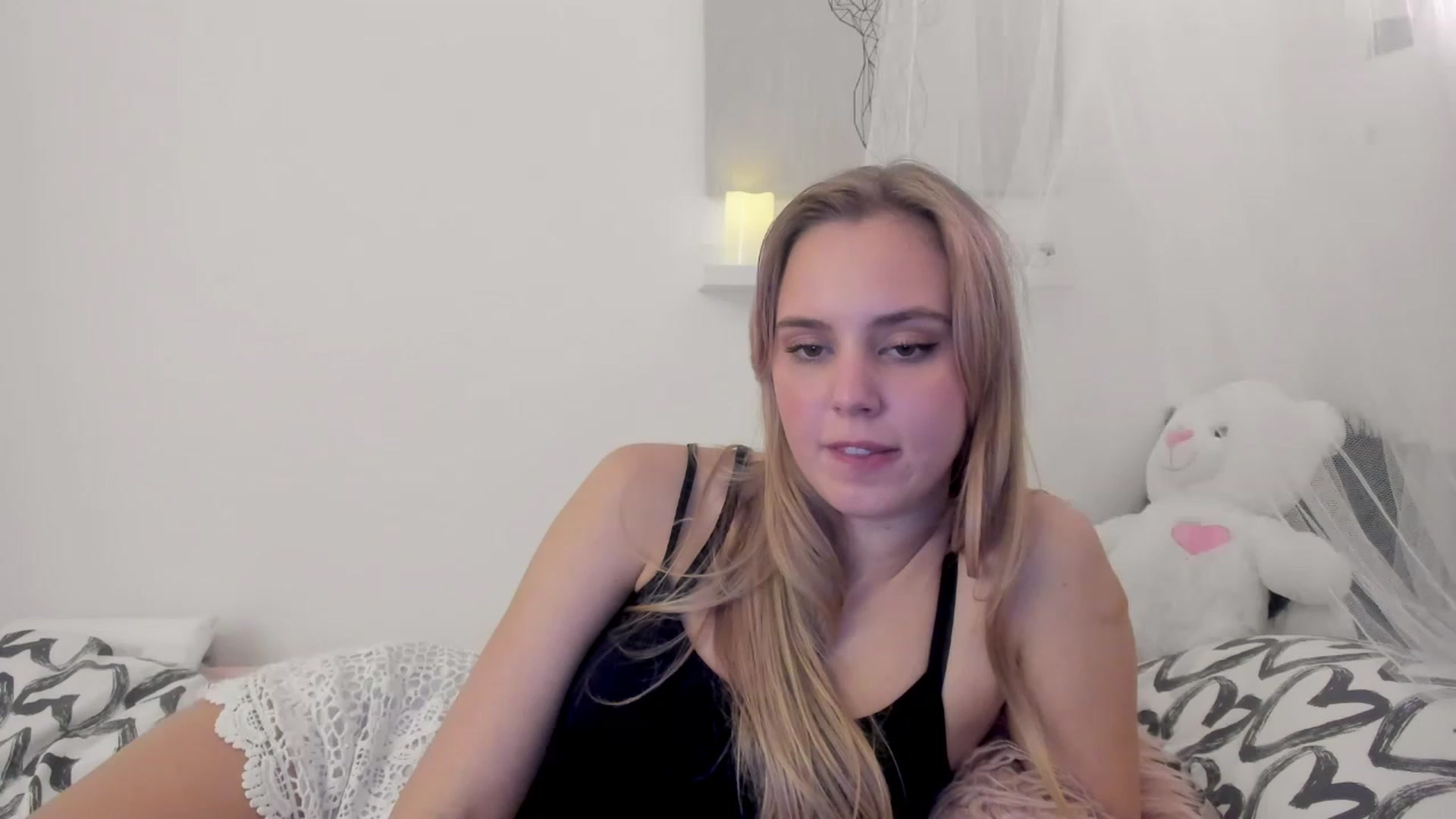 Gallery image thumbnail from Alena_Croft18's myfreecams stream on, 12/06/2022, 13:26 image 1 of 20