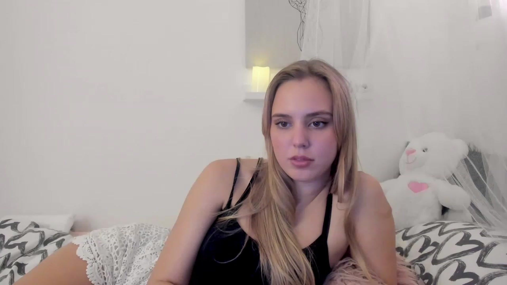 Gallery image thumbnail from Alena_Croft18's myfreecams stream on, 12/06/2022, 13:26 image 6 of 20