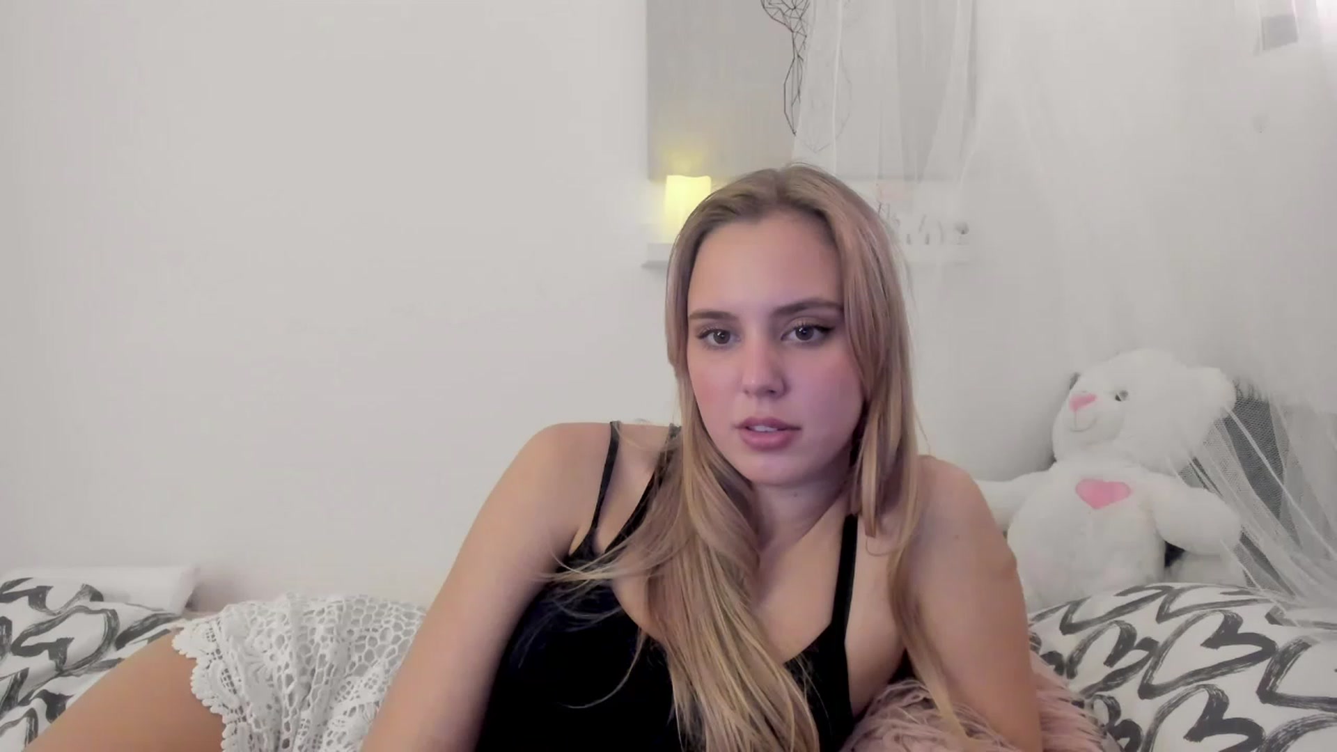 Gallery image thumbnail from Alena_Croft18's myfreecams stream on, 12/06/2022, 13:26 image 7 of 20