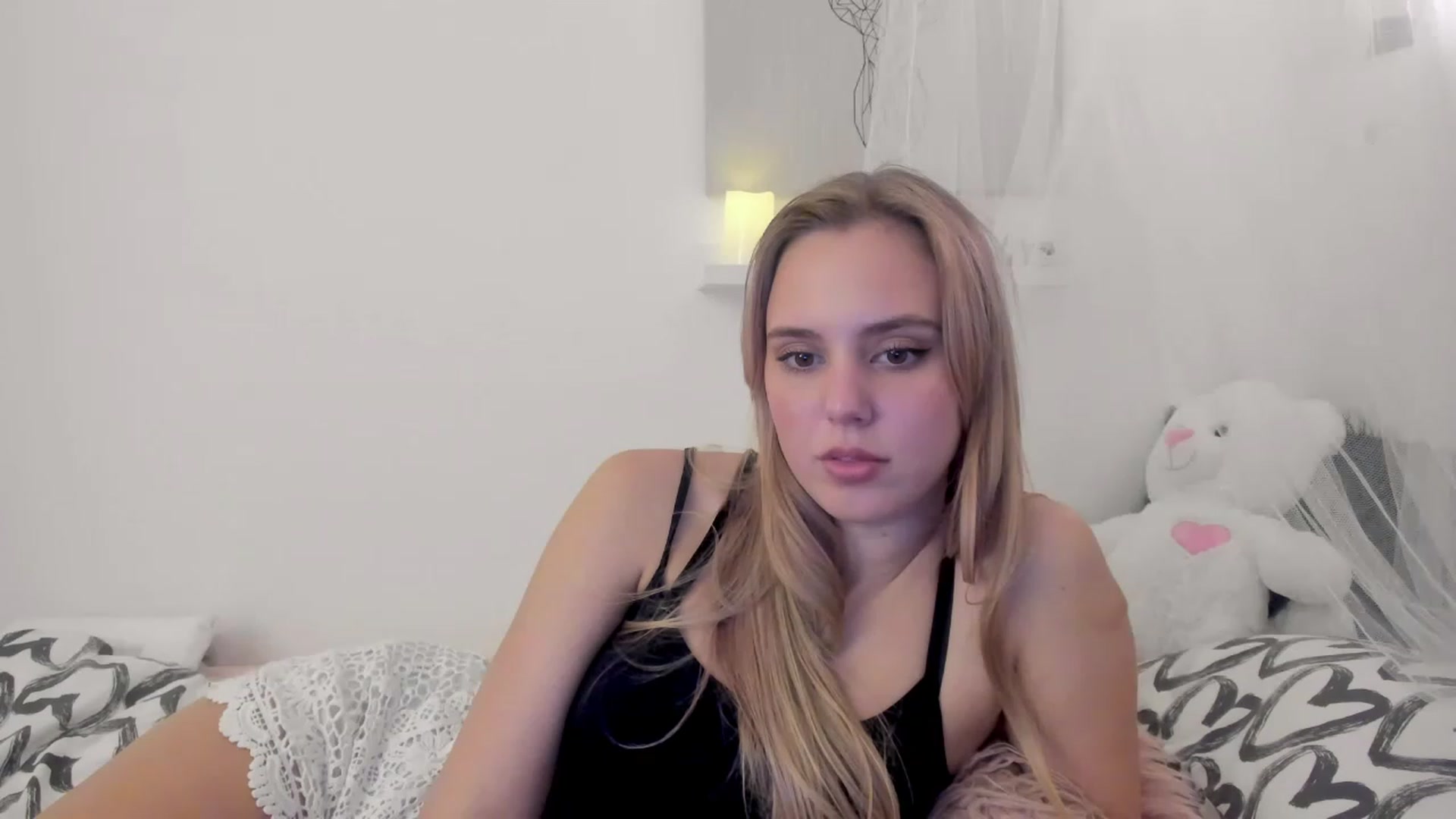Gallery image thumbnail from Alena_Croft18's myfreecams stream on, 12/06/2022, 13:26 image 4 of 20