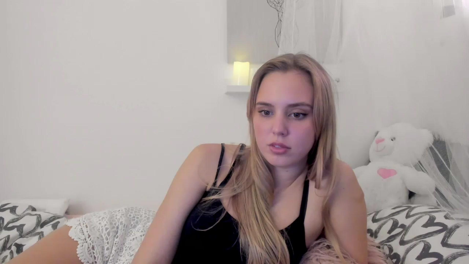 Gallery image thumbnail from Alena_Croft18's myfreecams stream on, 12/06/2022, 13:26 image 2 of 20