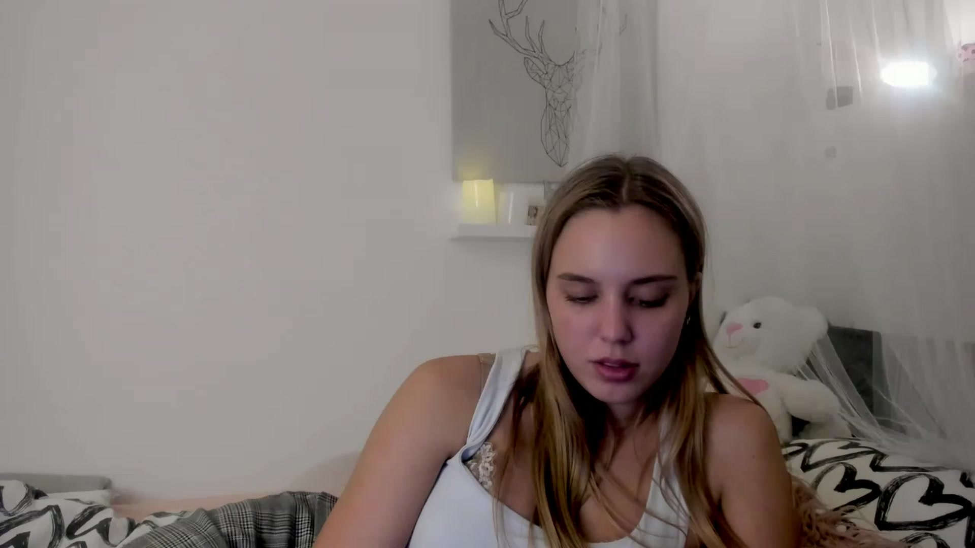 Gallery image thumbnail from Alena_Croft18's myfreecams stream on, 12/08/2022, 15:23 image 16 of 20