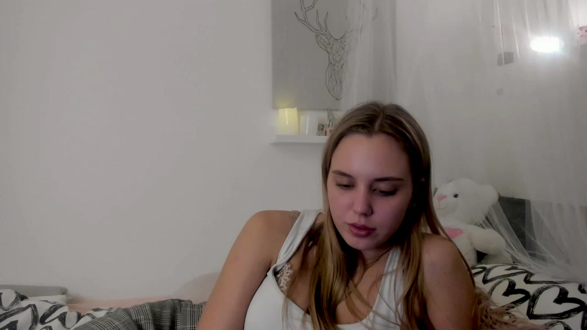 Gallery image thumbnail from Alena_Croft18's myfreecams stream on, 12/08/2022, 15:23 image 15 of 20