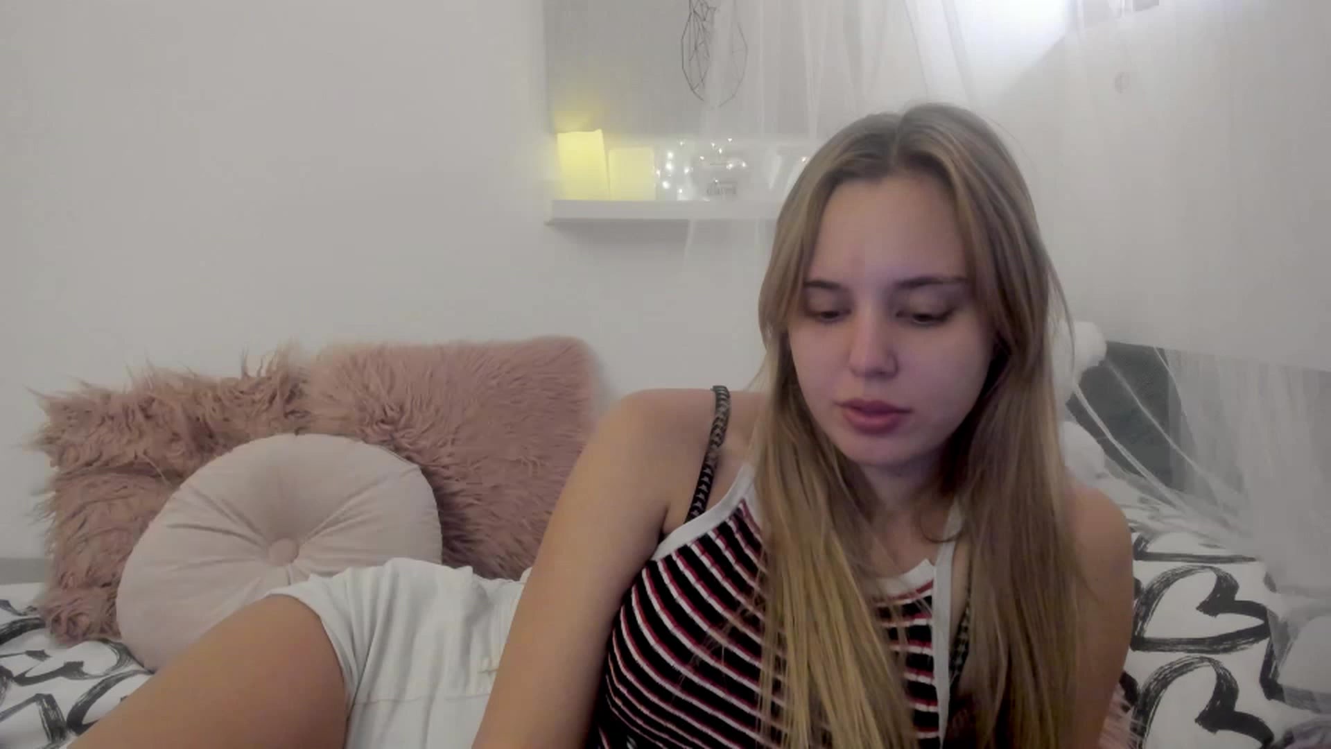 Gallery image thumbnail from Alena_Croft18's myfreecams stream on, 12/09/2022, 09:50 image 8 of 20