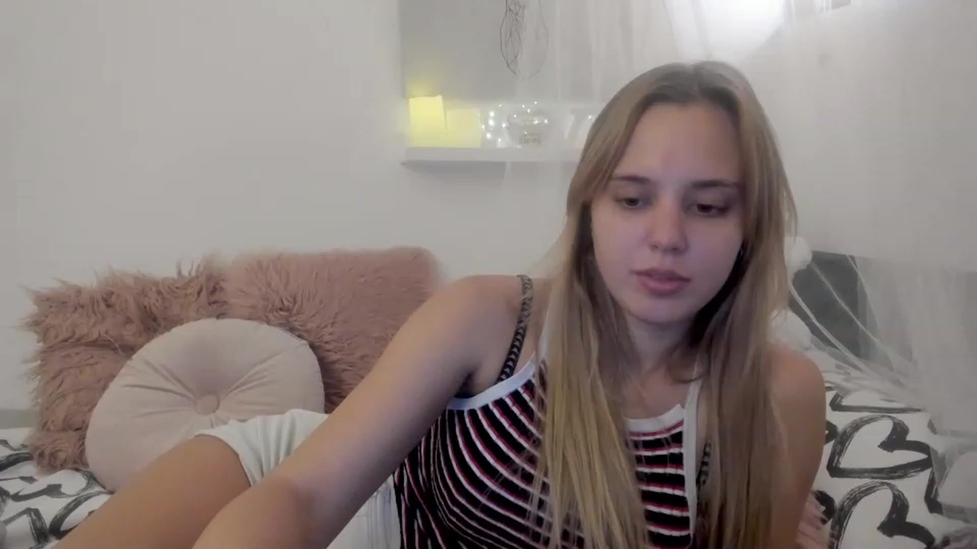 Gallery image thumbnail from Alena_Croft18's myfreecams stream on, 12/09/2022, 09:50 image 1 of 20
