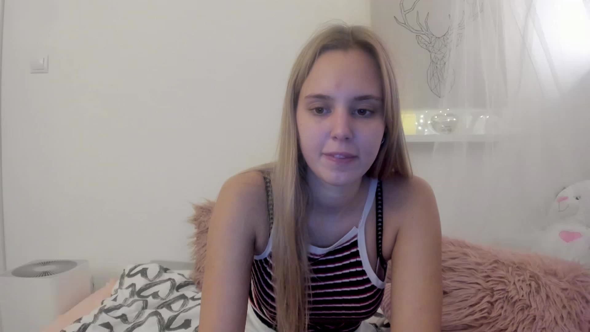 Gallery image thumbnail from Alena_Croft18's myfreecams stream on, 12/09/2022, 10:17 image 1 of 20