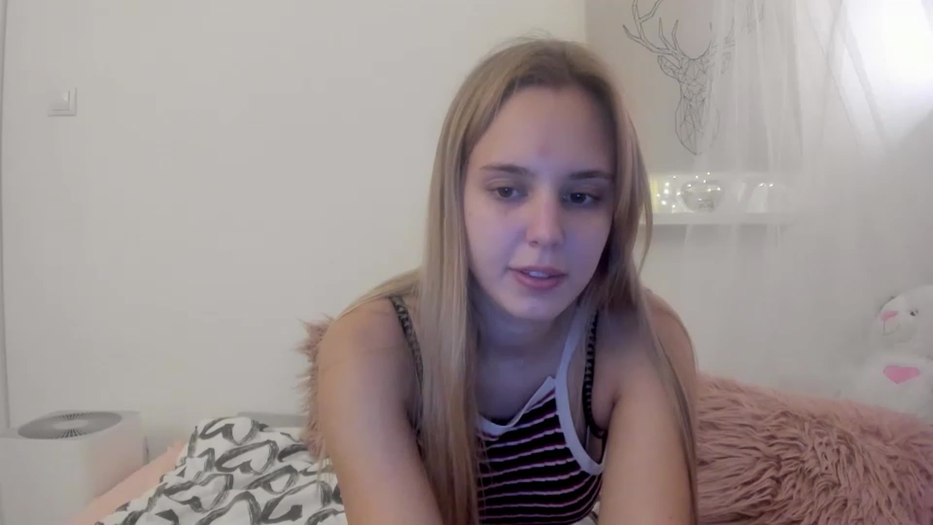 Gallery image thumbnail from Alena_Croft18's myfreecams stream on, 12/09/2022, 10:17 image 2 of 20
