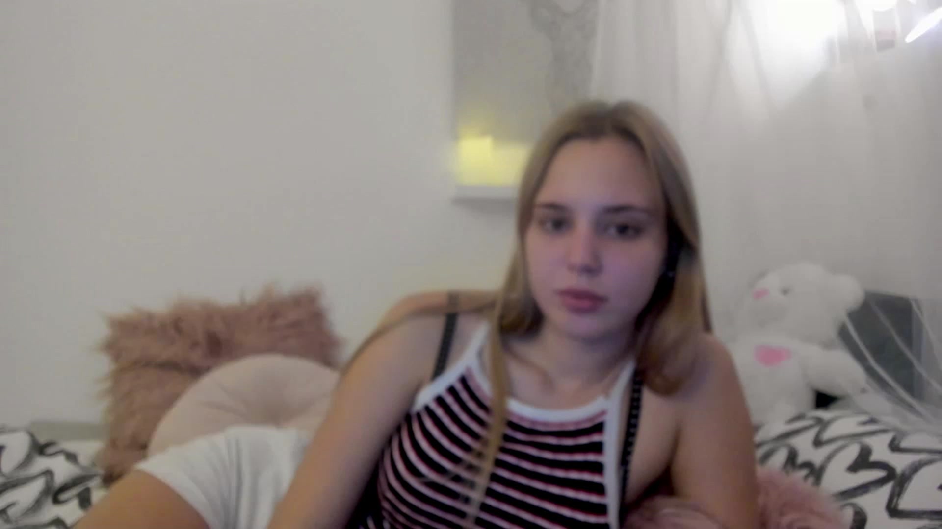 Gallery image thumbnail from Alena_Croft18's myfreecams stream on, 12/09/2022, 11:32 image 10 of 20