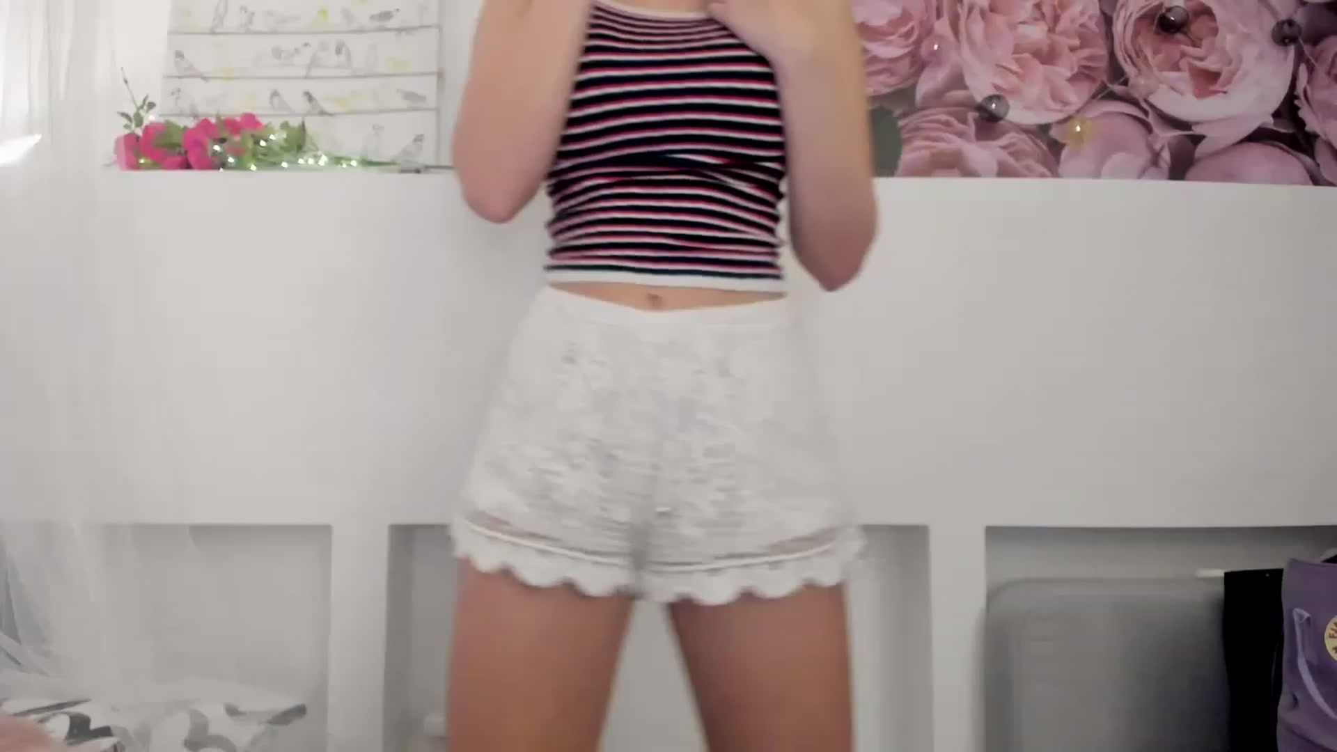 Gallery image thumbnail from Alena_Croft18's myfreecams stream on, 12/16/2022, 11:04 image 1 of 20