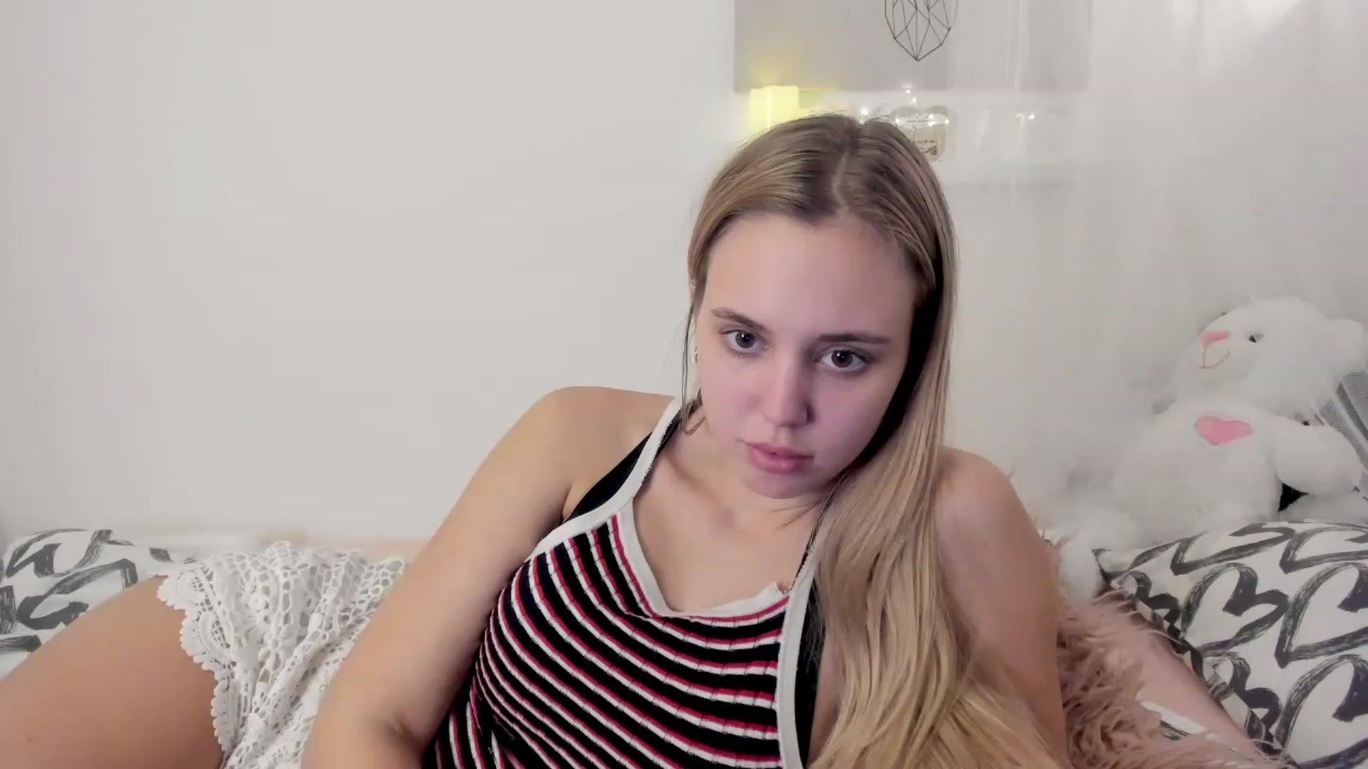 Gallery image thumbnail from Alena_Croft18's myfreecams stream on, 12/16/2022, 12:18 image 19 of 20