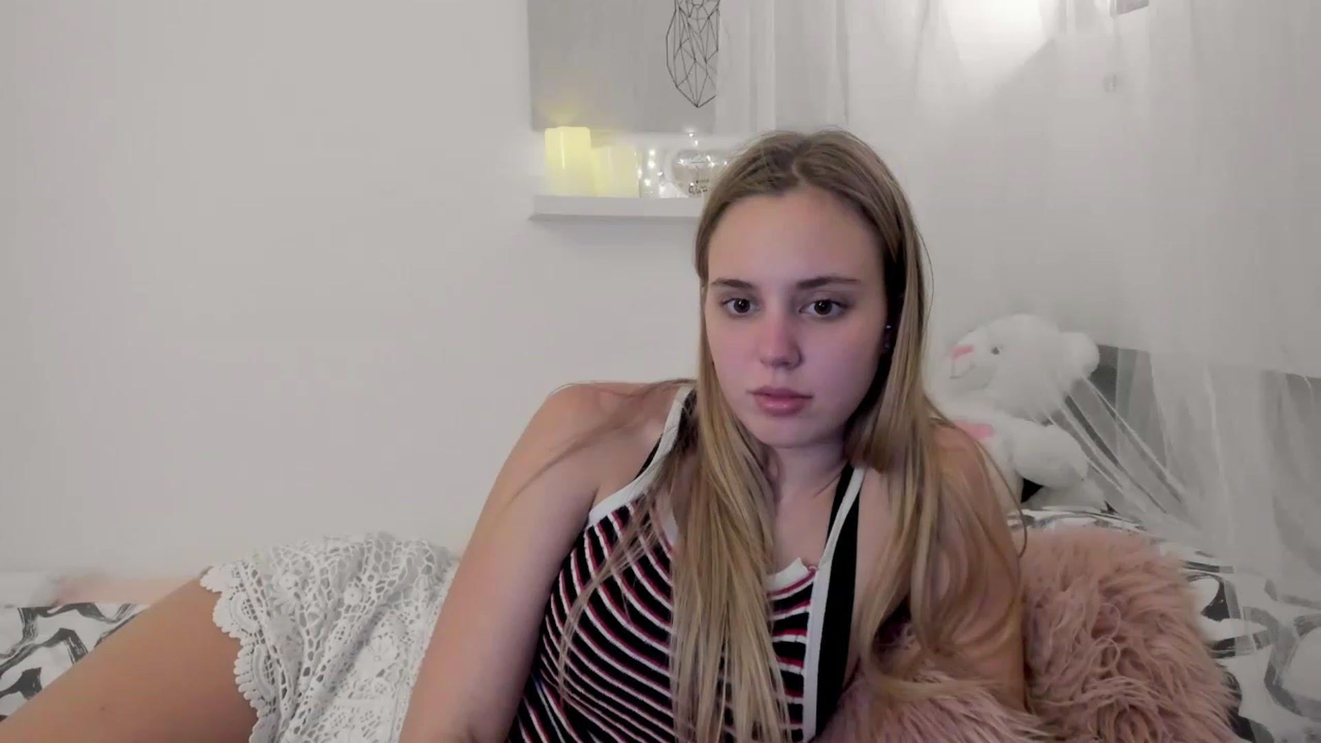 Gallery image thumbnail from Alena_Croft18's myfreecams stream on, 12/16/2022, 17:28 image 1 of 20