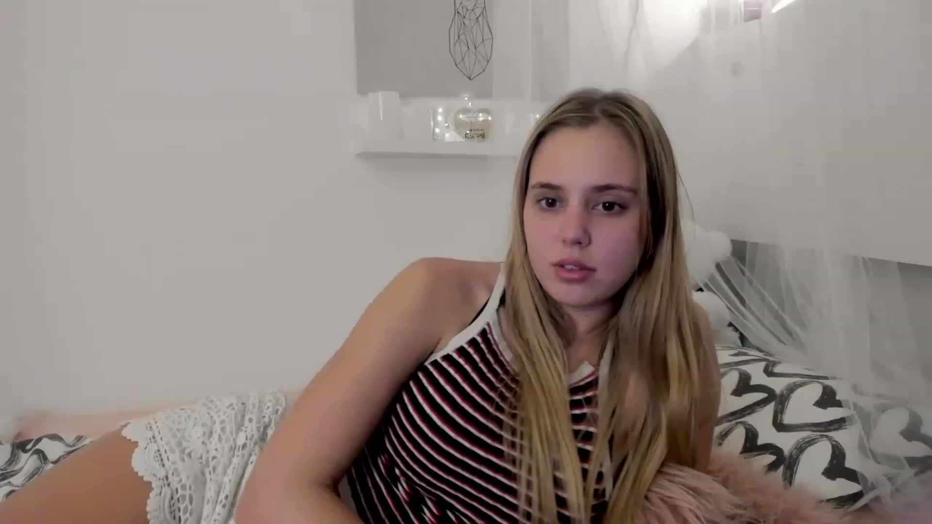 Gallery image thumbnail from Alena_Croft18's myfreecams stream on, 12/16/2022, 17:52 image 4 of 20