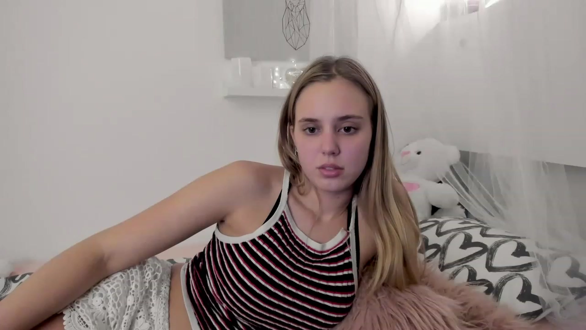 Gallery image thumbnail from Alena_Croft18's myfreecams stream on, 12/16/2022, 17:52 image 18 of 20