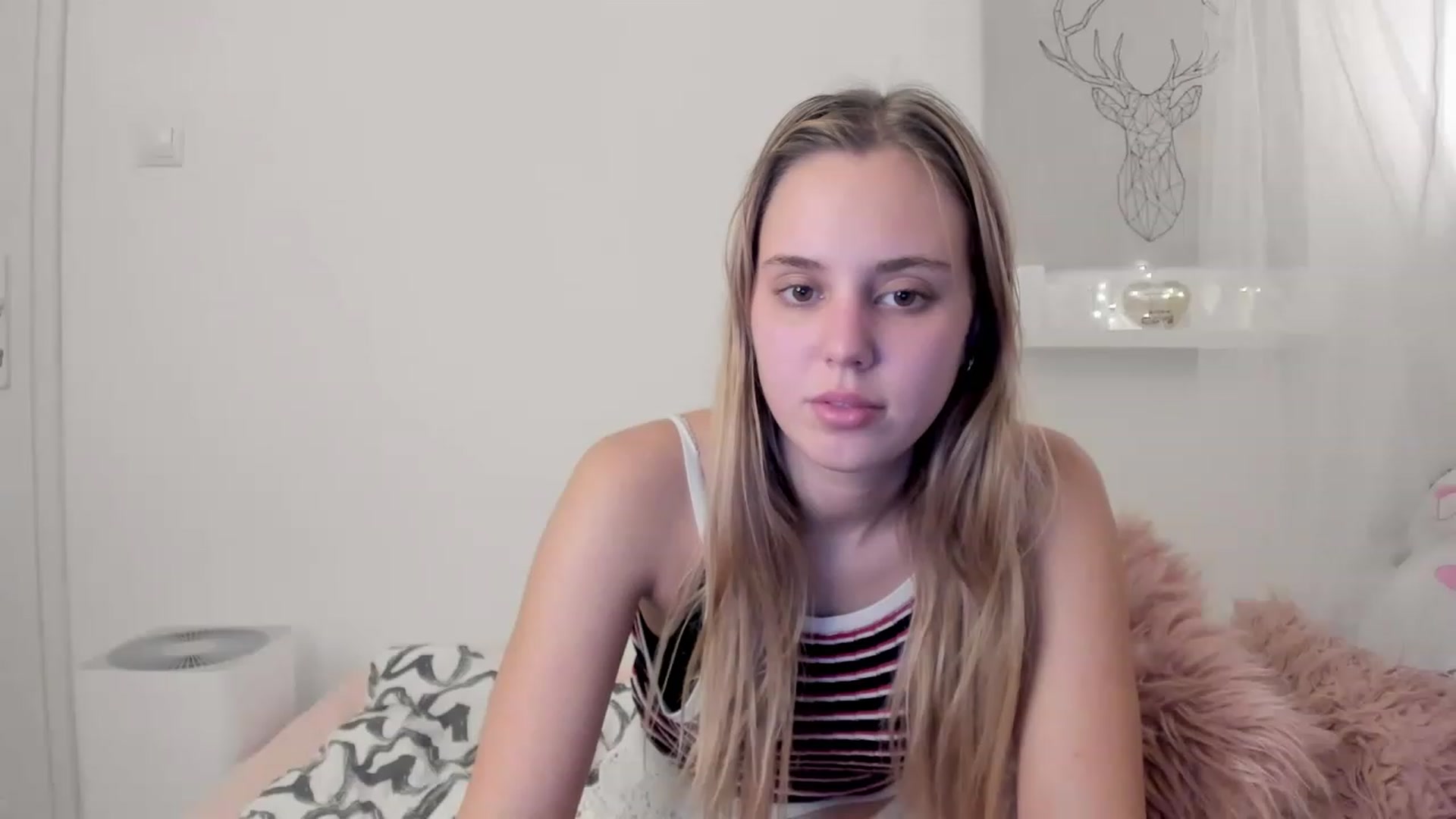 Gallery image thumbnail from Alena_Croft18's myfreecams stream on, 12/16/2022, 18:27 image 19 of 20