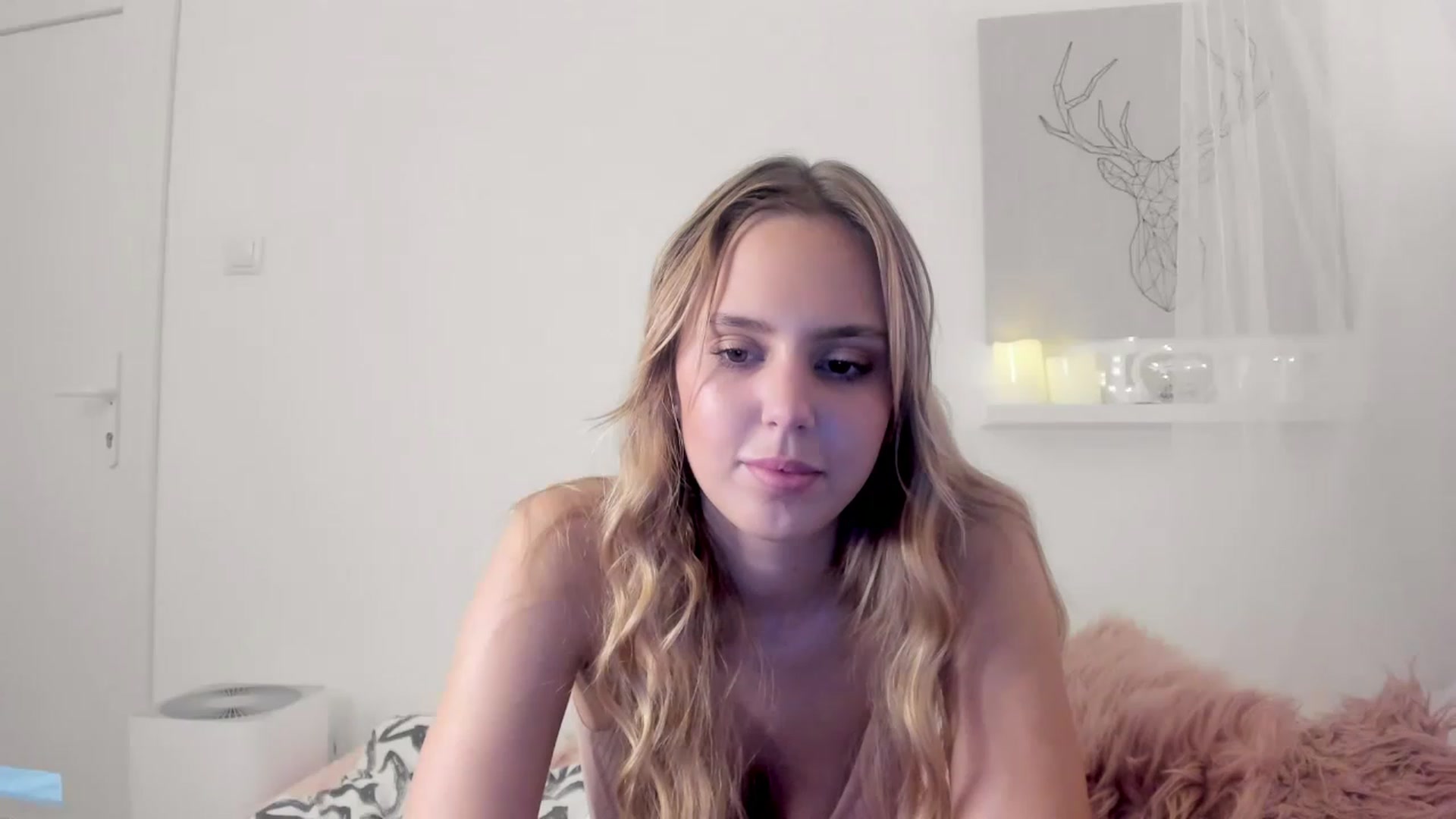 Gallery image thumbnail from Alena_Croft18's myfreecams stream on, 12/21/2022, 18:46 image 11 of 20