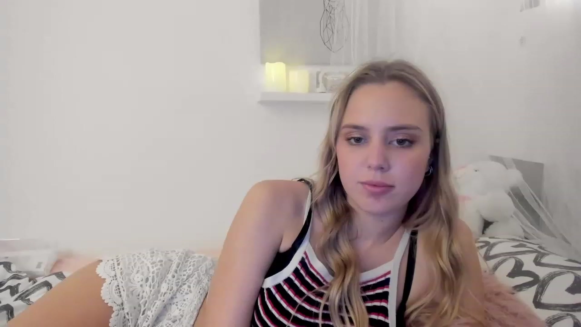 Gallery image thumbnail from Alena_Croft18's myfreecams stream on, 12/22/2022, 13:22 image 3 of 20