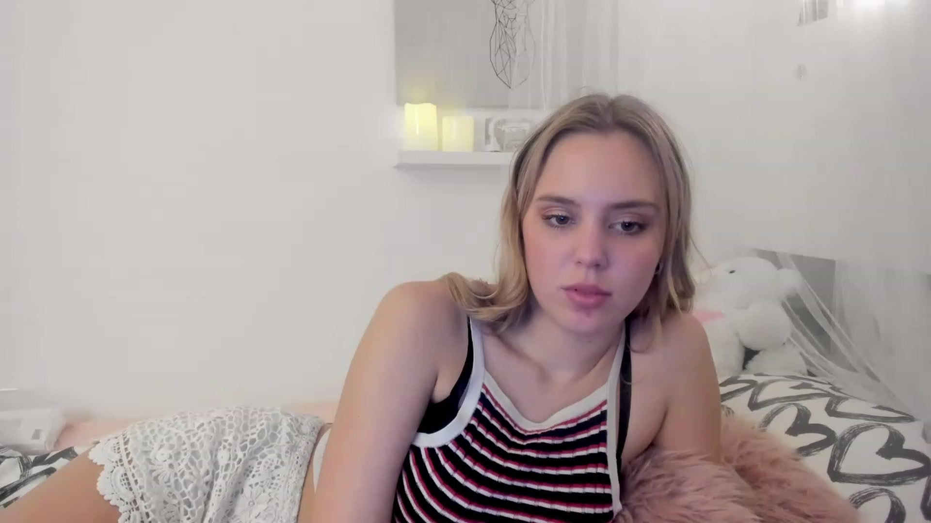 Gallery image thumbnail from Alena_Croft18's myfreecams stream on, 12/22/2022, 13:22 image 18 of 20