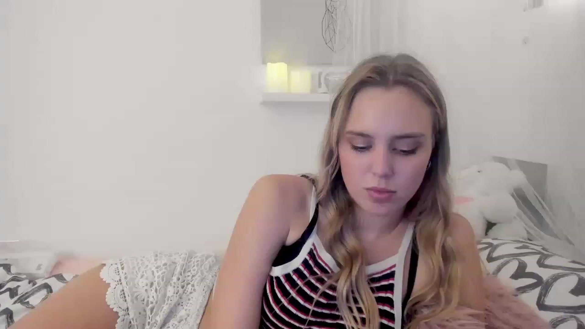 Gallery image thumbnail from Alena_Croft18's myfreecams stream on, 12/22/2022, 13:22 image 2 of 20