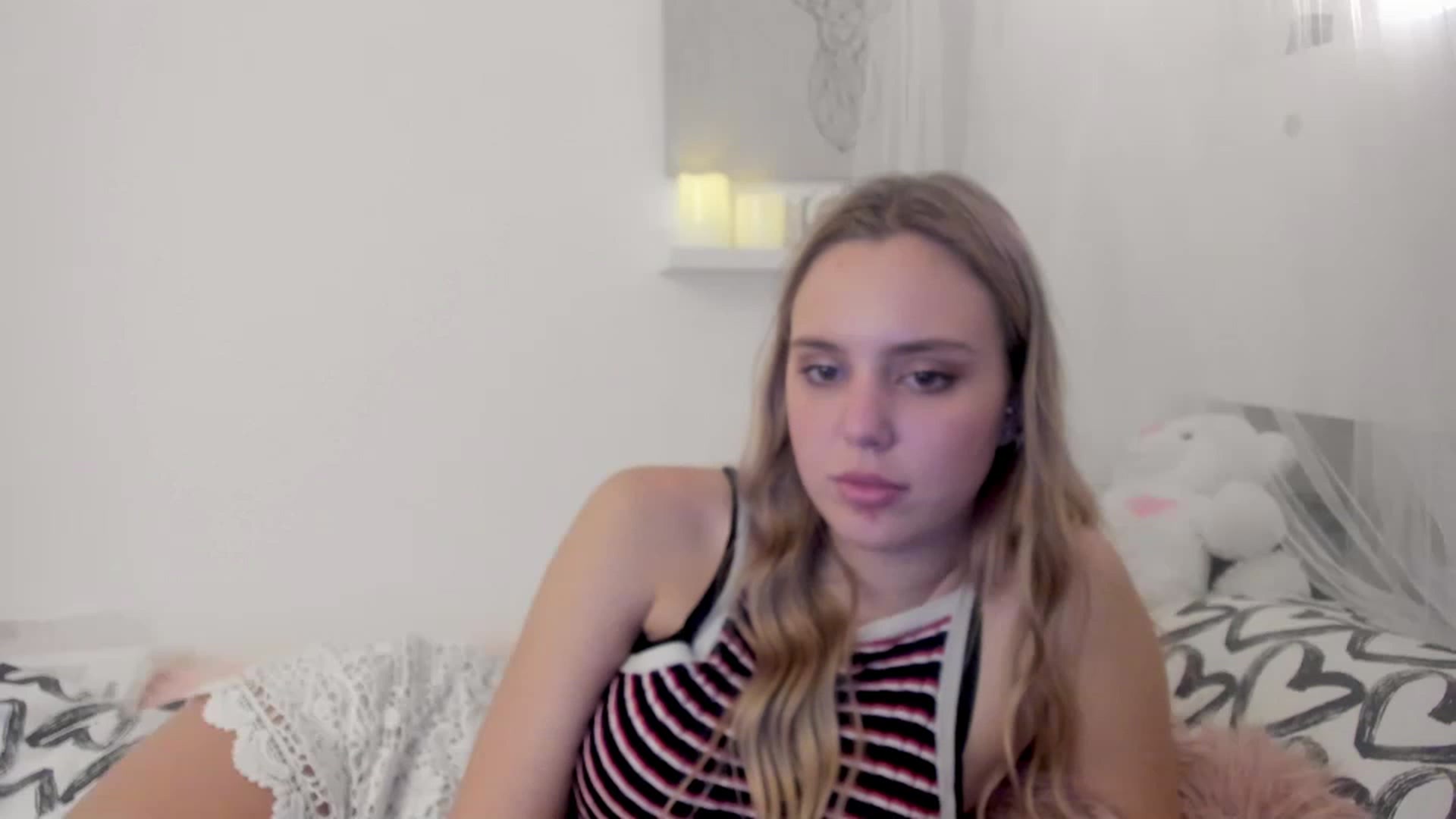 Gallery image thumbnail from Alena_Croft18's myfreecams stream on, 12/22/2022, 16:27 image 5 of 20