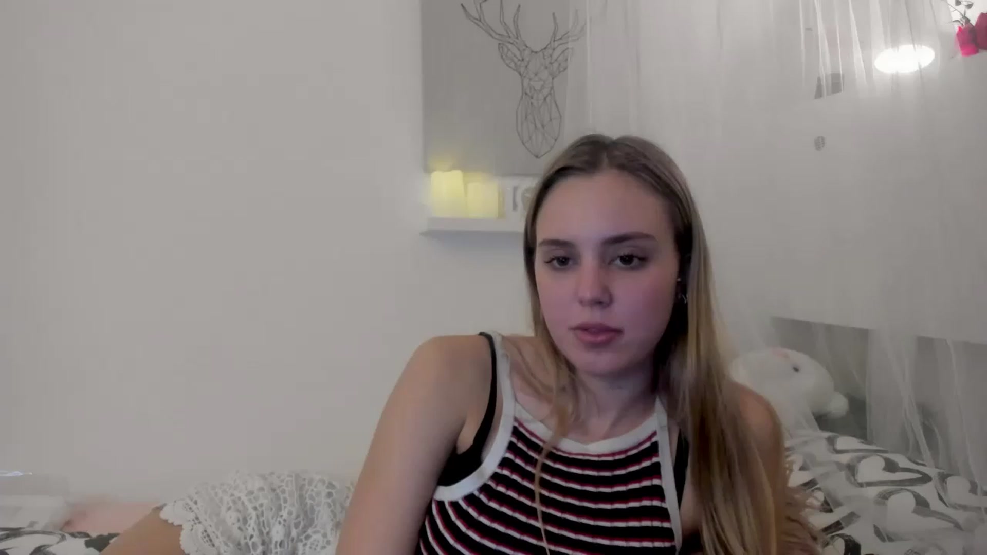 Gallery image thumbnail from Alena_Croft18's myfreecams stream on, 01/02/2023, 16:28 image 6 of 20