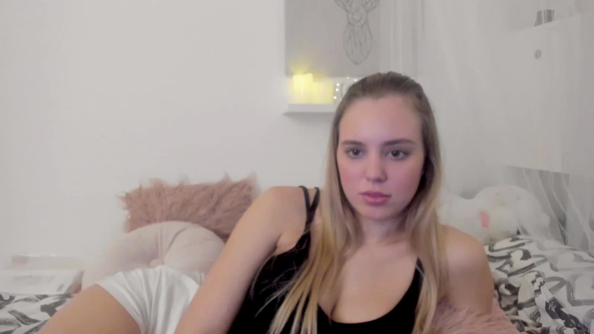 Gallery image thumbnail from Alena_Croft18's myfreecams stream on, 01/03/2023, 10:48 image 14 of 20