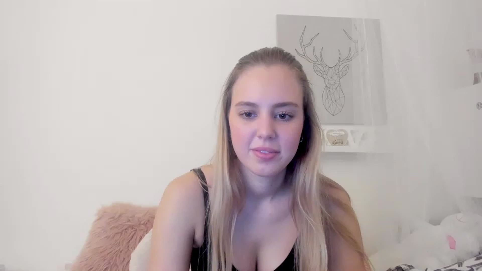 Gallery image thumbnail from Alena_Croft18's myfreecams stream on, 01/03/2023, 10:48 image 1 of 20