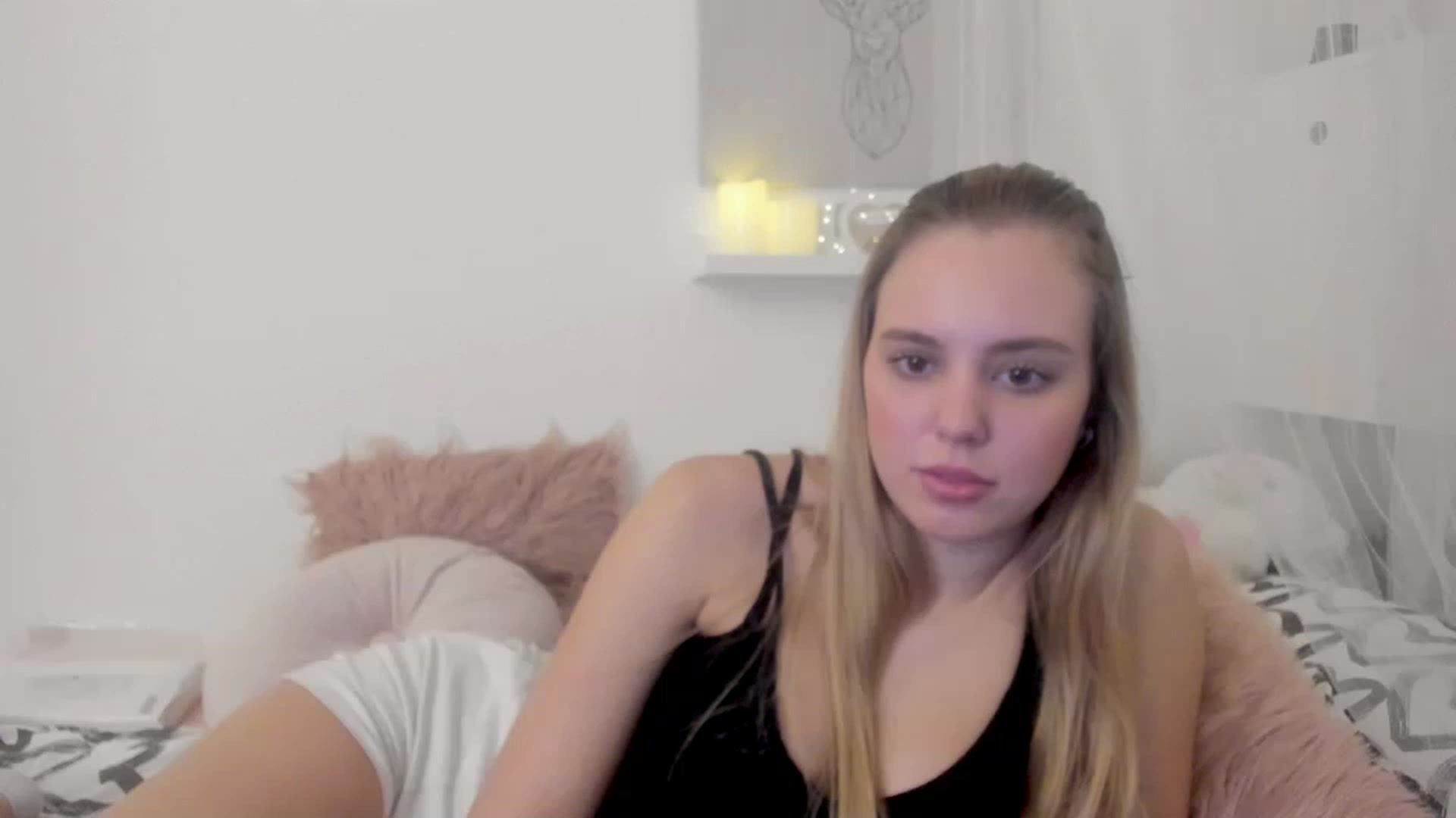 Gallery image thumbnail from Alena_Croft18's myfreecams stream on, 01/03/2023, 10:48 image 12 of 20