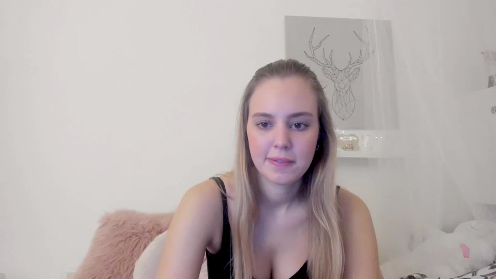 Gallery image thumbnail from Alena_Croft18's myfreecams stream on, 01/03/2023, 10:48 image 3 of 20