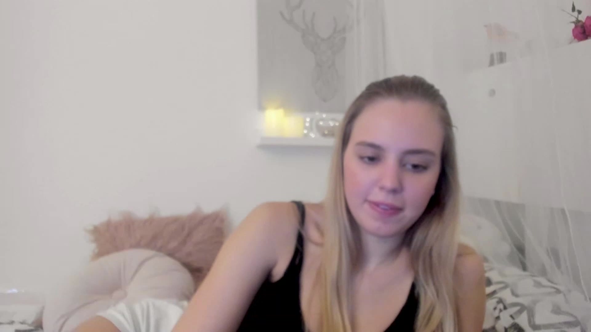 Gallery image thumbnail from Alena_Croft18's myfreecams stream on, 01/03/2023, 10:48 image 5 of 20