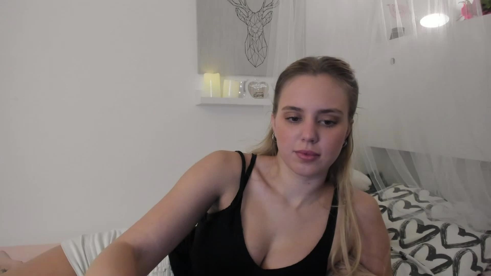 Gallery image thumbnail from Alena_Croft18's myfreecams stream on, 01/10/2023, 10:33 image 18 of 20