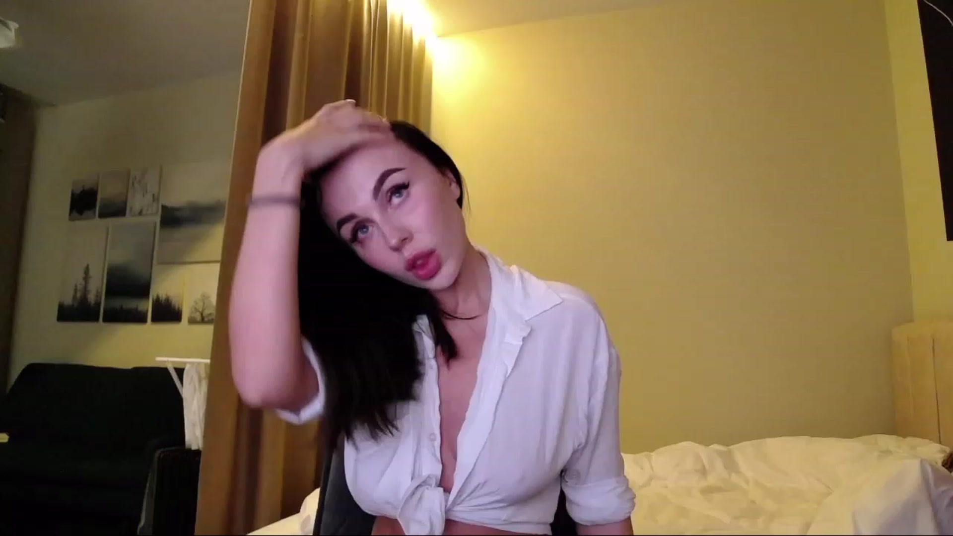 Gallery image thumbnail from Alena_Rose's myfreecams stream on, 11/23/2022, 24:14 image 19 of 20