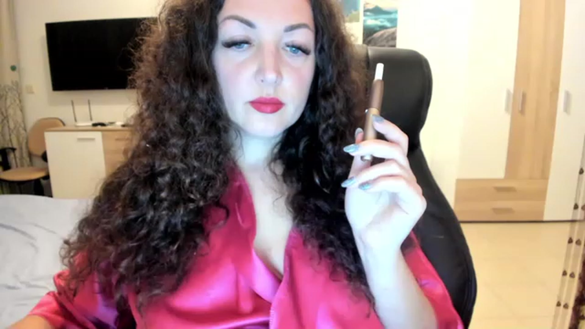 Gallery image thumbnail from Alenamoon's myfreecams stream on, 12/26/2022, 19:50 image 4 of 20