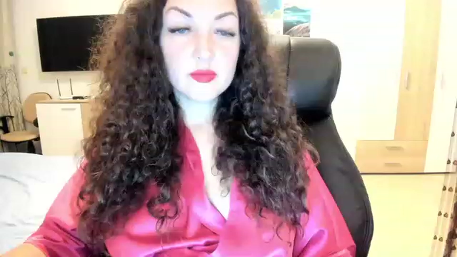 Gallery image thumbnail from Alenamoon's myfreecams stream on, 12/26/2022, 19:50 image 14 of 20