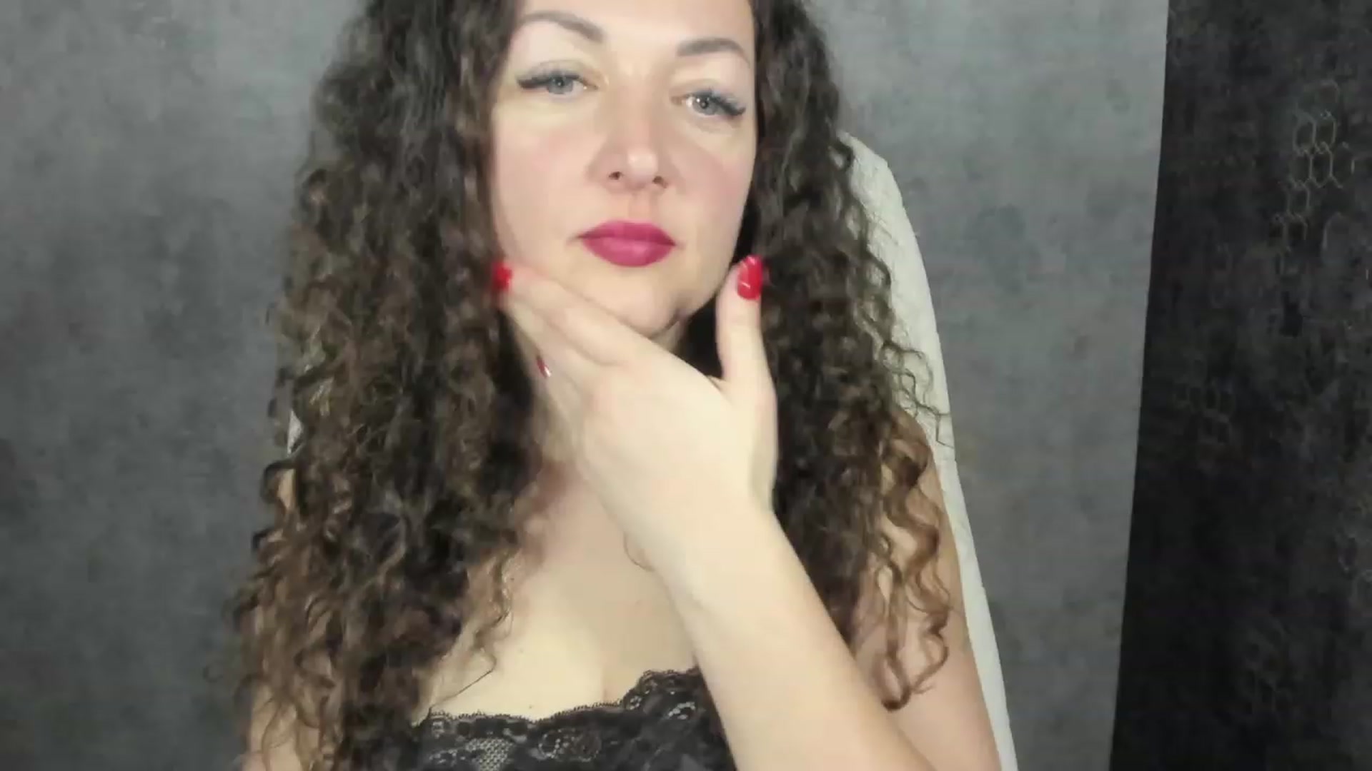 Gallery image thumbnail from Alenamoon's myfreecams stream on, 01/28/2024, 21:18 image 18 of 20