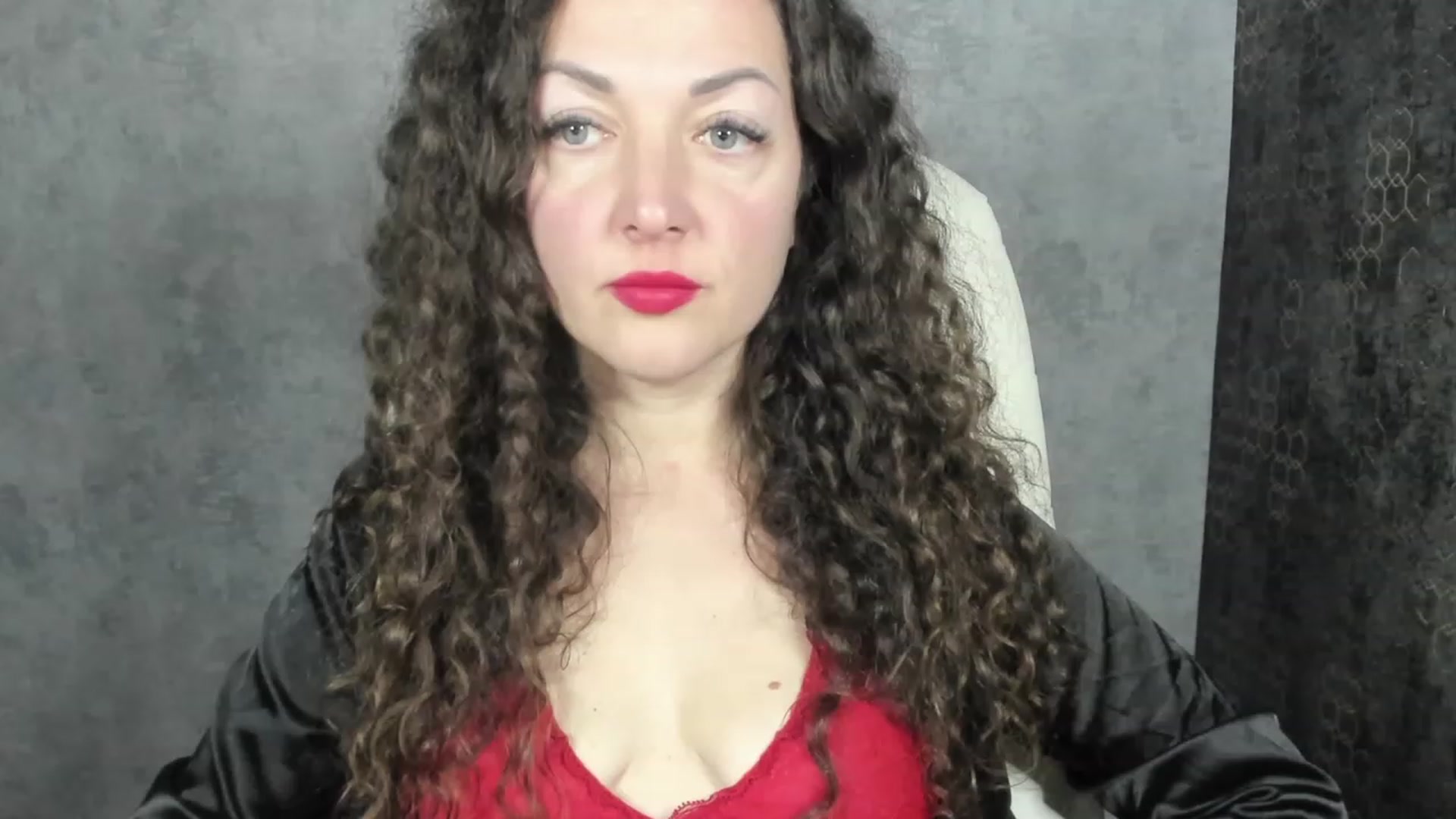 Gallery image thumbnail from Alenamoon's myfreecams stream on, 01/29/2024, 20:07 image 3 of 20
