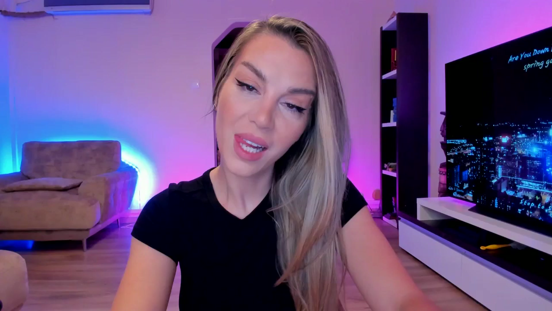 Gallery image thumbnail from Alesia_'s myfreecams stream on, 02/12/2024, 24:05 image 1 of 20