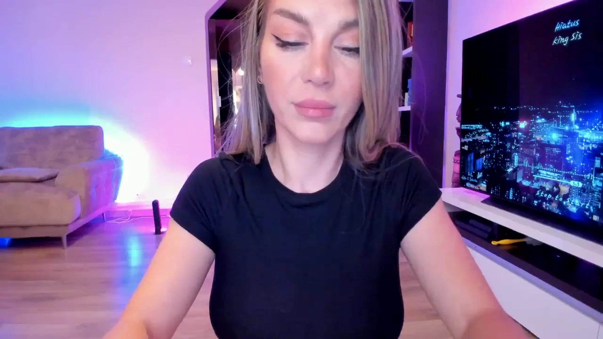 Gallery image thumbnail from Alesia_'s myfreecams stream on, 02/12/2024, 24:05 image 4 of 20