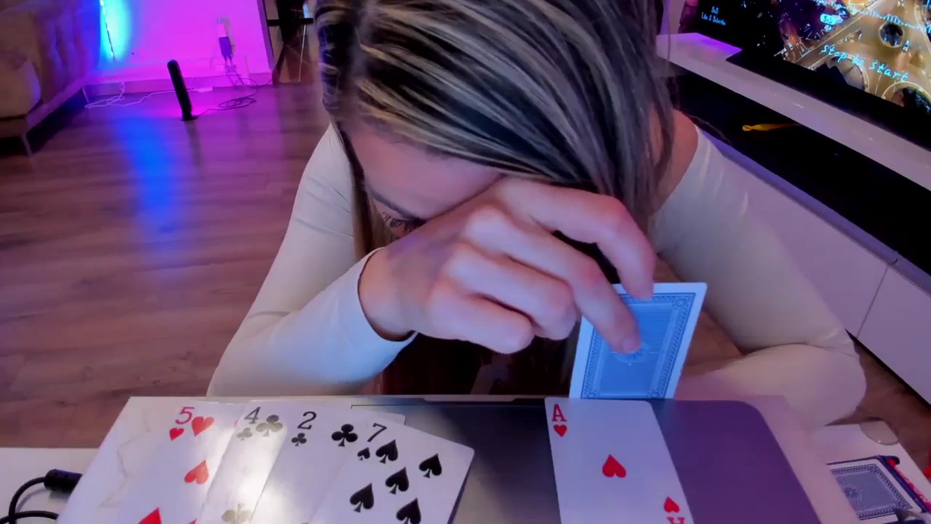 Gallery image thumbnail from Alesia_'s myfreecams stream on, 02/13/2024, 01:17 image 13 of 20