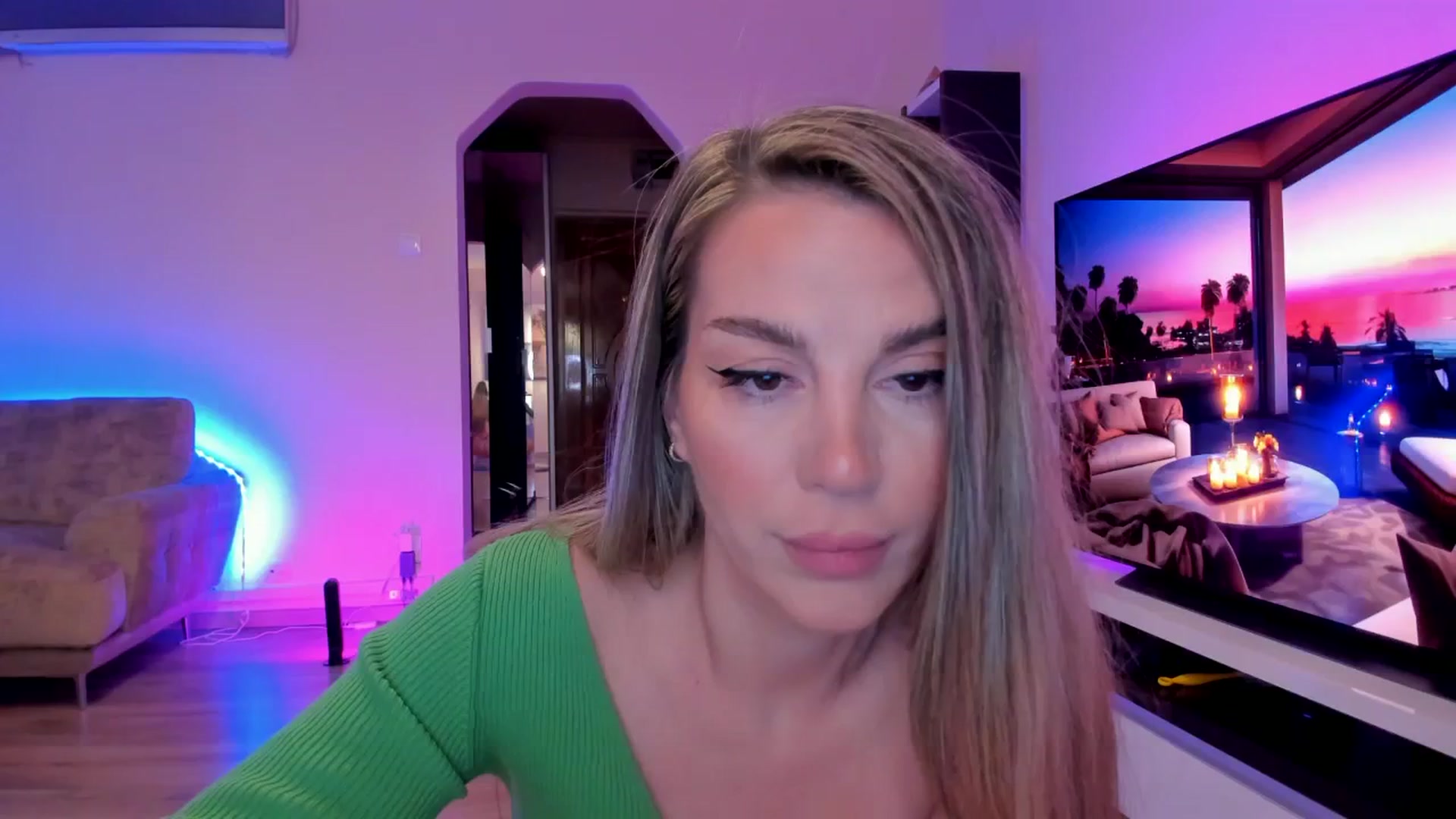 Gallery image thumbnail from Alesia_'s myfreecams stream on, 02/14/2024, 24:28 image 7 of 20